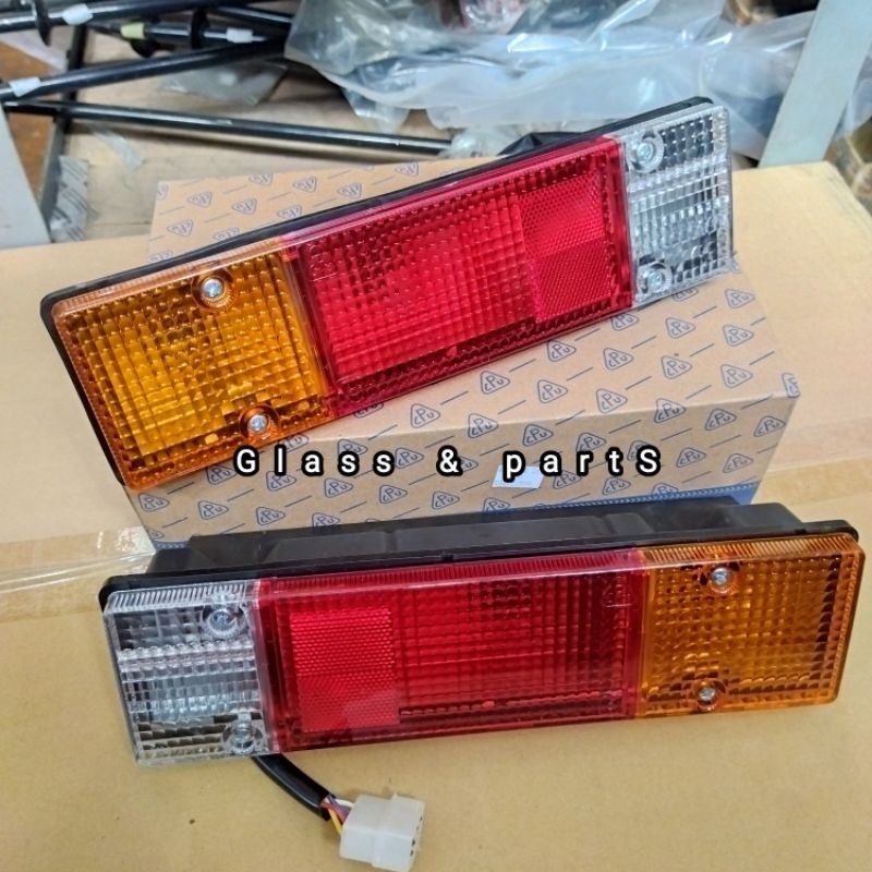 LAMPU STOP LAMPU BELAKANG L300 OLD (SOCKET SEGI)