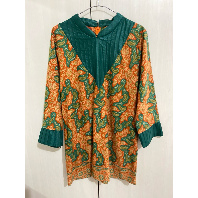 Baju batik hasil jahitan dan blouse