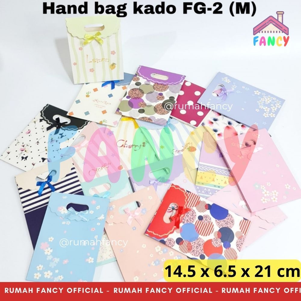 

Paper Bag FG Uk. M ( 14.5 x 6.5 x 21 )Pita Motif/ Tas Kertas Kado/ Tas Ulang Tahun / Paper Bag Kado Wanita Pria Anak