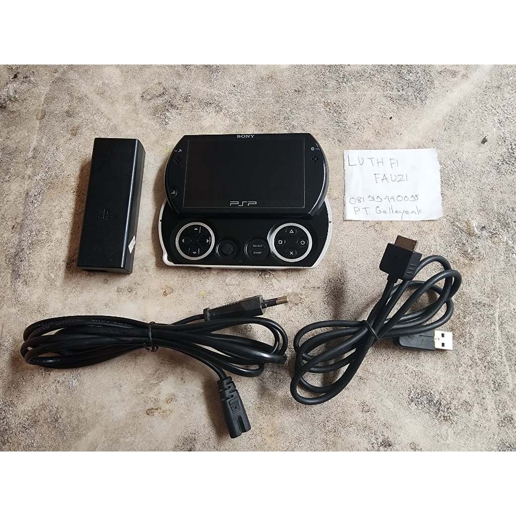 Playstation Portable PSP Go Black 16GB Full Game 040