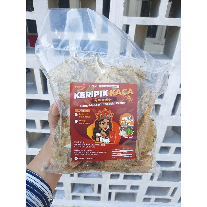 

KERIPIK KACA DAUN JERUK 250GR