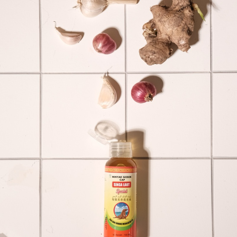 Minyak gosok cap singa laut spesial 100 ml