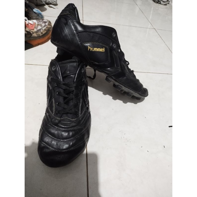sepatu bola Hummel size 46