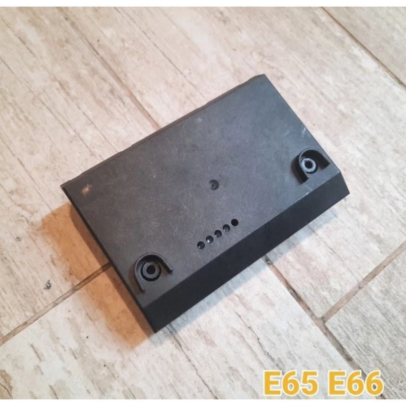 Modul  Console Tengah Jok Belakang BMW E65 E66 Seri 7