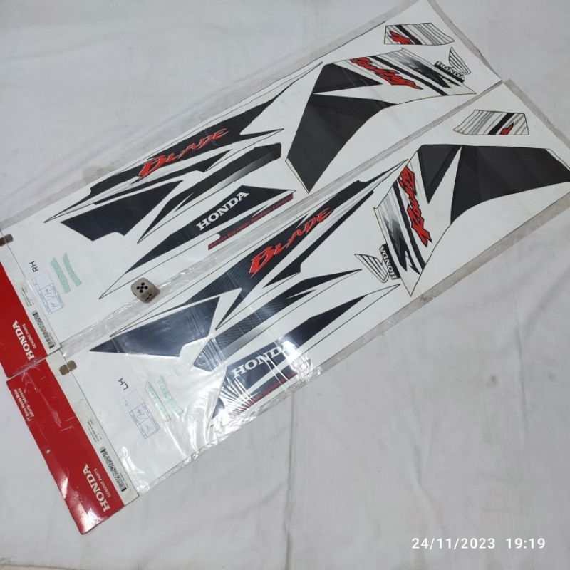 Striping sticker stiker Honda Blade 110 R racing lama old K07 hitam violet original AHM