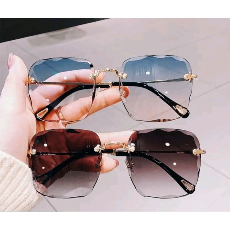 Kaca Mata hitam/ kaca mata gaya/ kaca mata fashion/ sunglasses/ kaca mata wanita