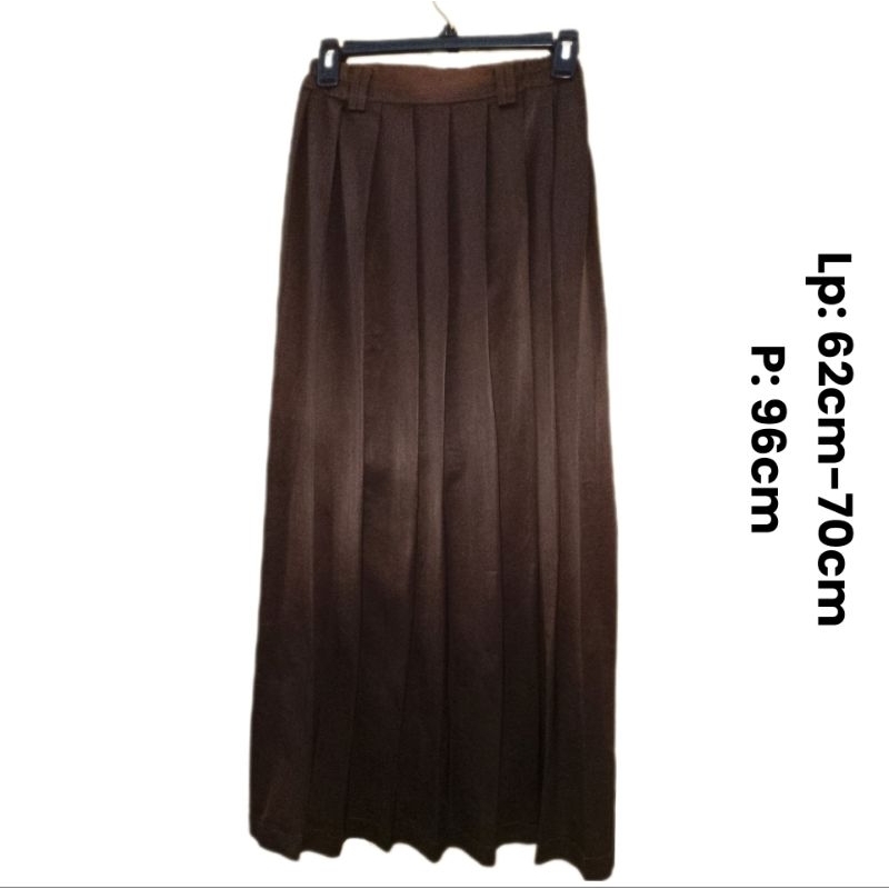 ROK PRAMUKA REMPEL PANJANG BAHAN LICIN PRELOVED