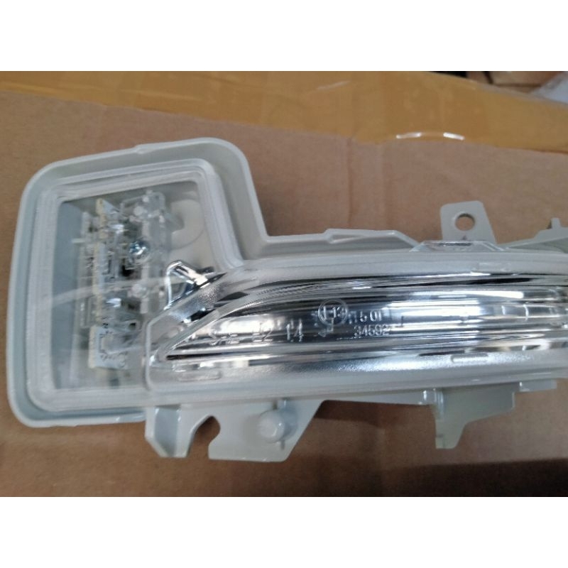 lampu sein spion xpander cross