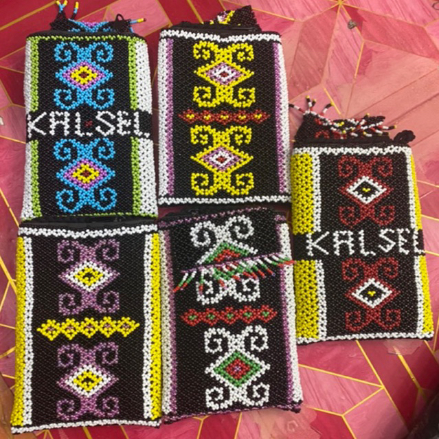 TAS HP MANIK SELEMPANG HAND MADE ETNIK BORNEO ASLI KALIMANTAN SELATAN BISA DI PAKE COWO DAN CEWE