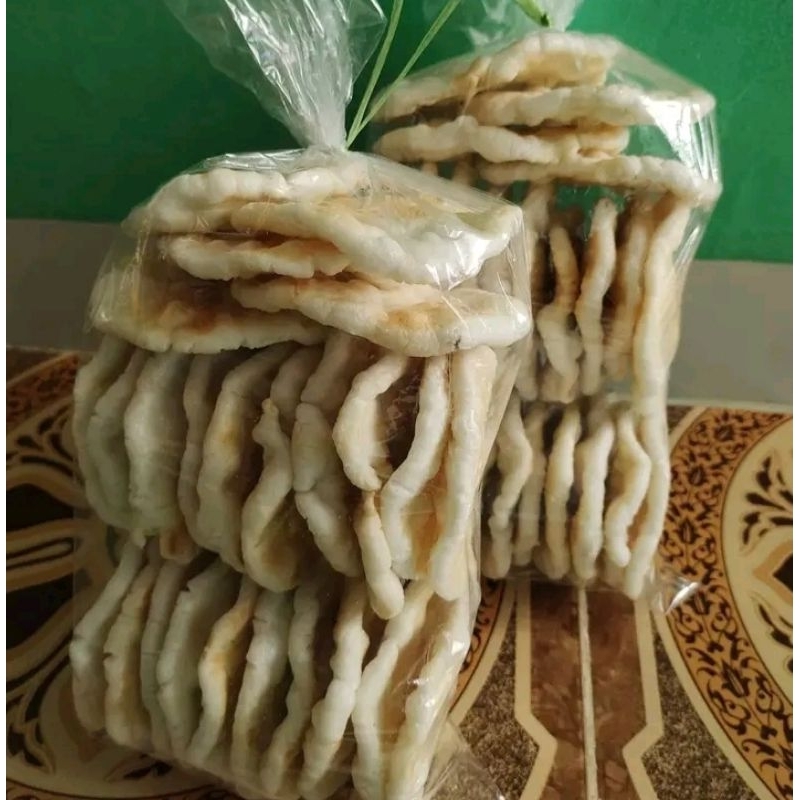 

kemplang panggang SEDANG isi 25 + sambal PEDESZZZ JUDESZZZ