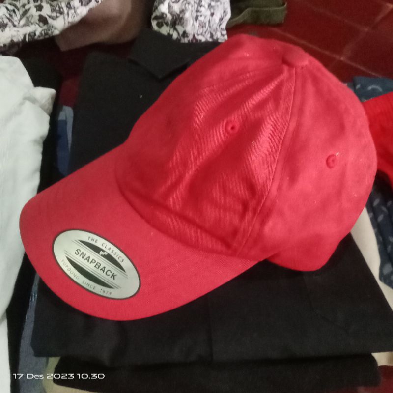 Topi yupoong merah baseball bisbol