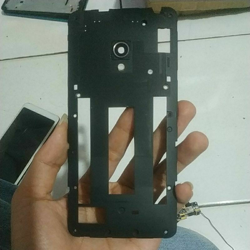 BEZZEL BEKAS ASUS ZENFONE 5