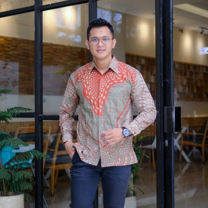 KEMEJA BATIK PRIA,KEMEJA TERBARU,KEMEJA ORANGE,BATIKKUMURAH