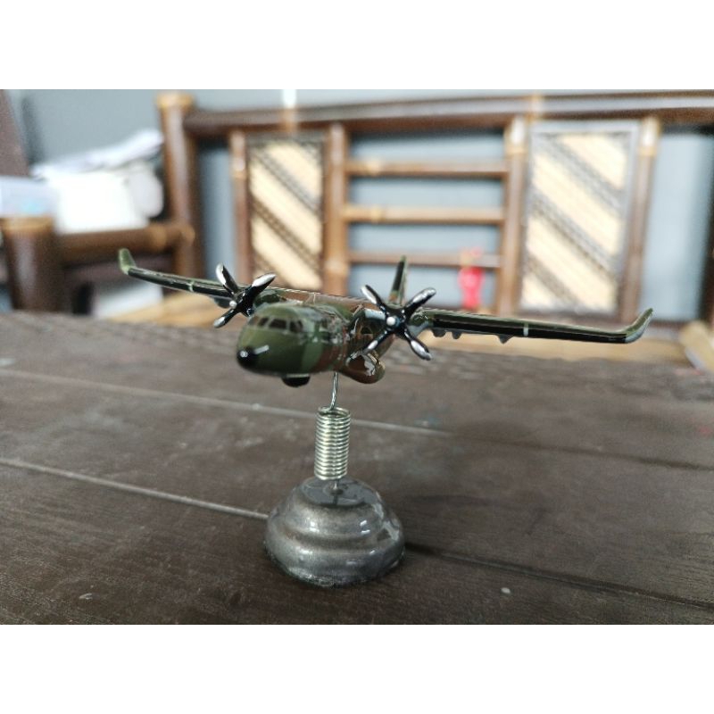 miniatur pesawat CN 235 loreng