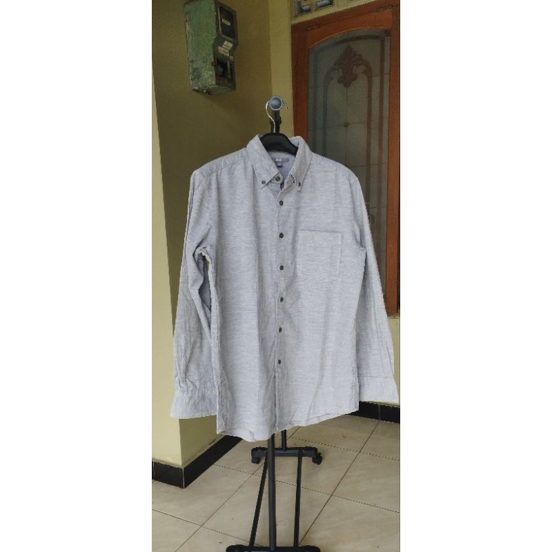 Kemeja Uniqlo Corduroy
