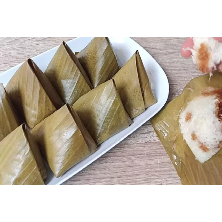 

iwel iwel isi gula merah Kue Tradisional Jajan Pasar Kue Basah Murah