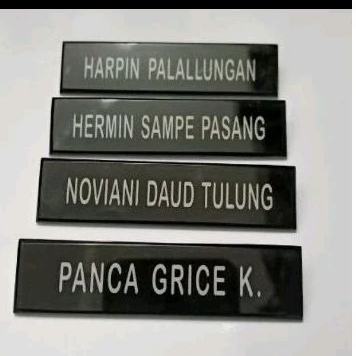 

Papan Nama Dada