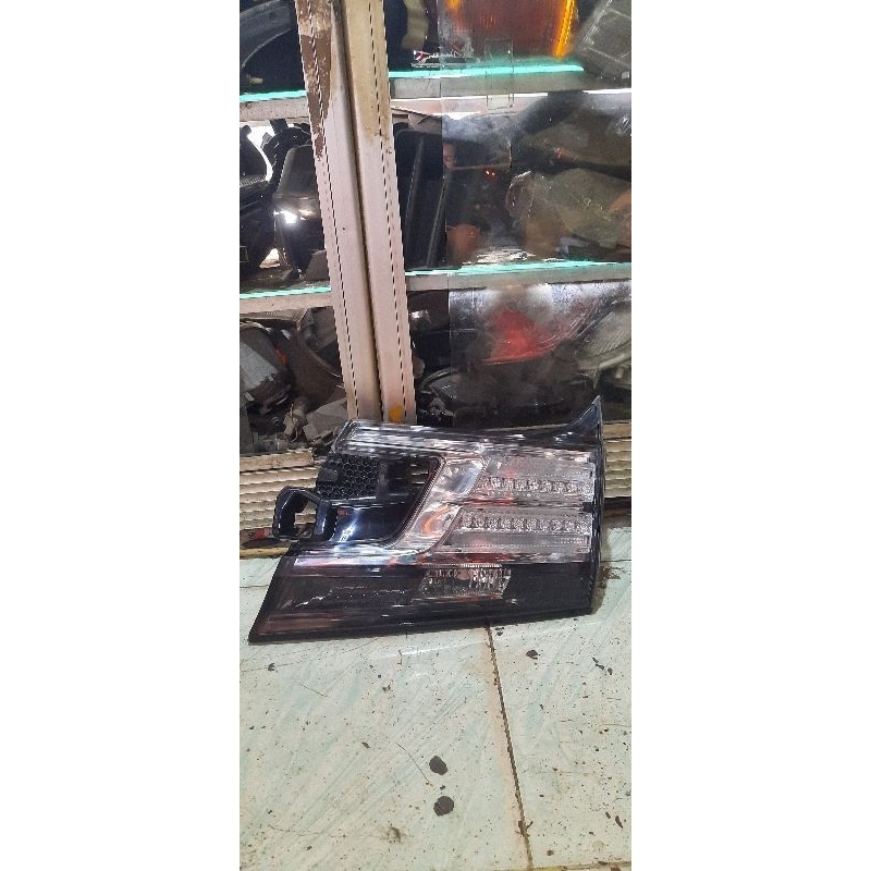 LAMPU REFLEKTOR BAGASI VELLFIRE 2017 ORIGINAL