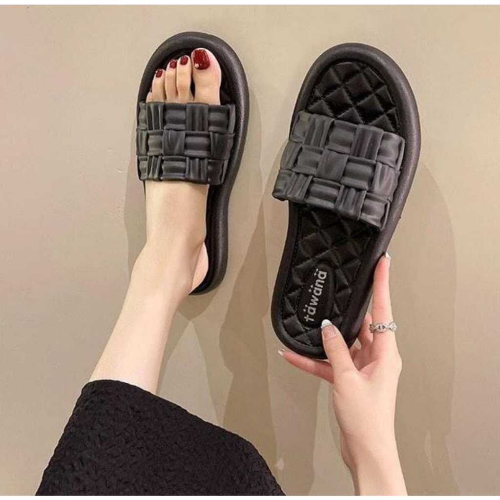 Sandal Selop Wanita Karet Hitam