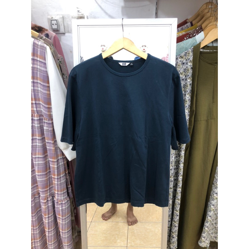 Kaos Uniqlo U AIRism