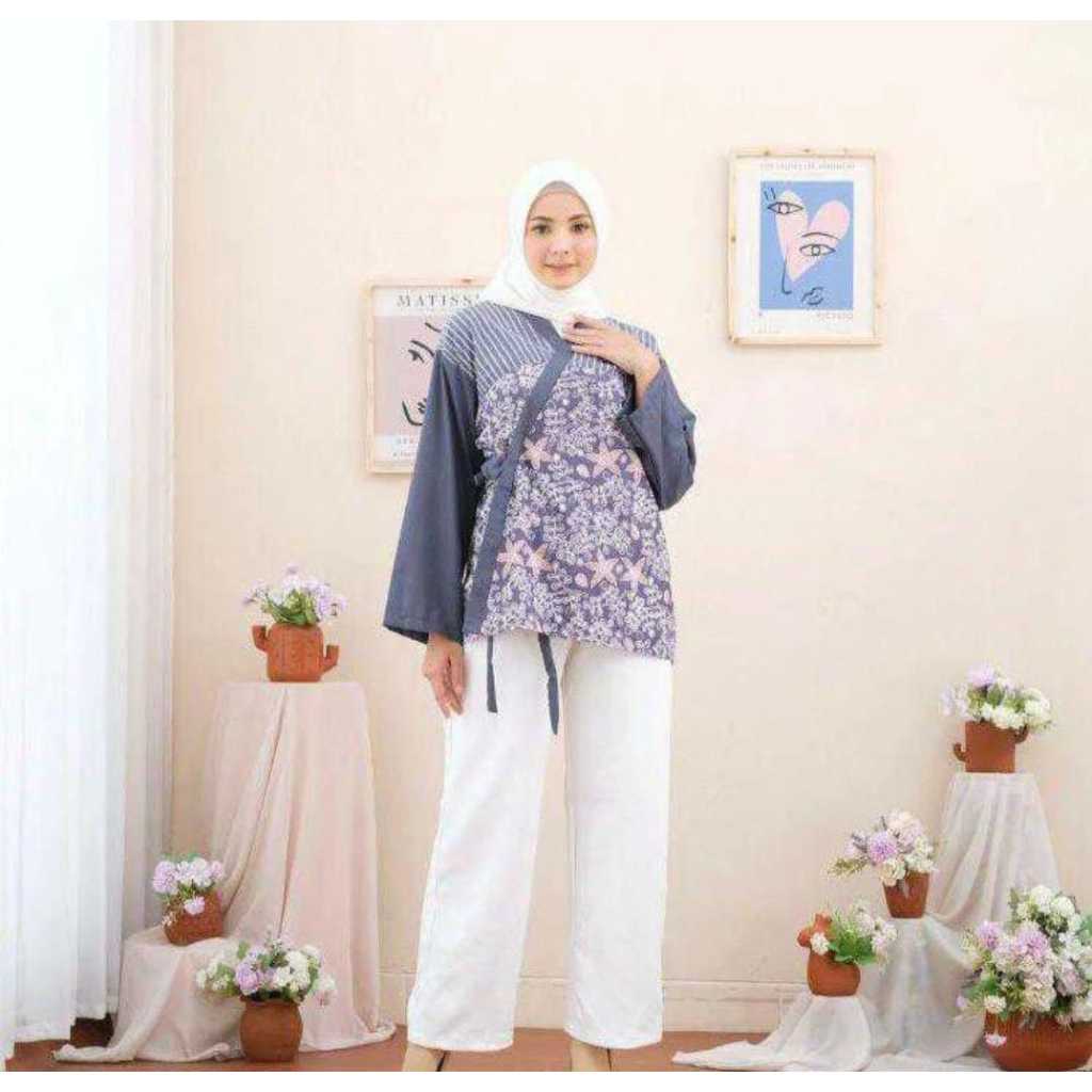 Laras Kimono Blouse Batik