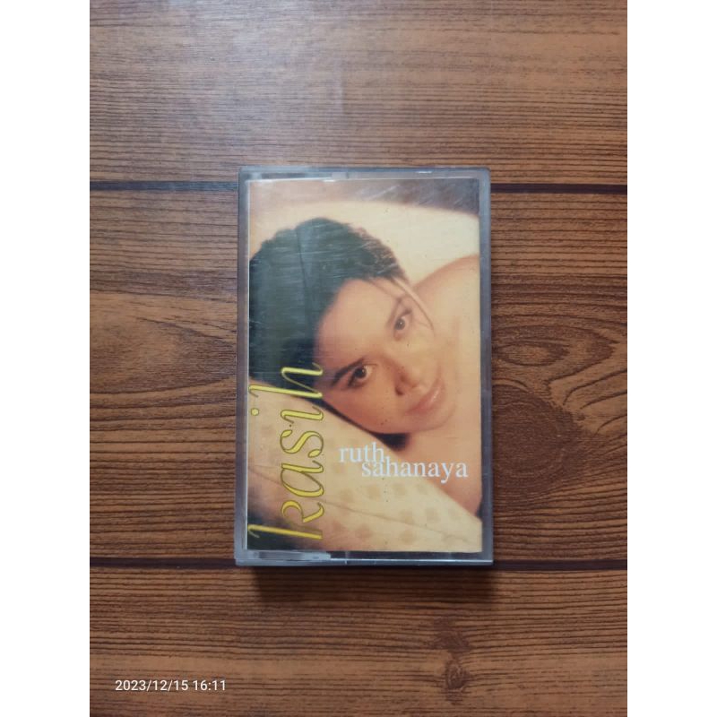 Kaset RUTH SAHANAYA Kasih