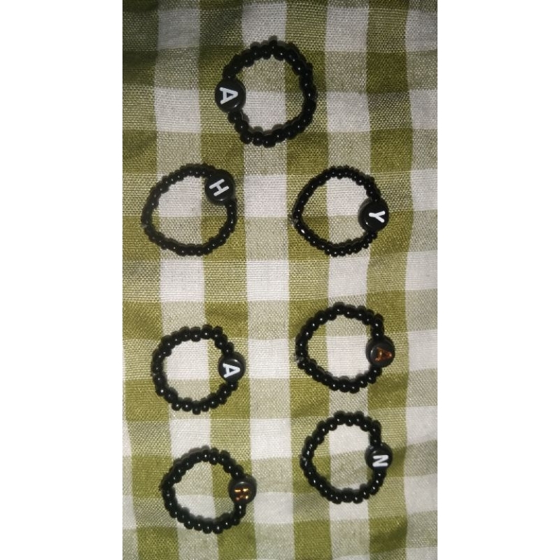 Cincin huruf inisial A-Z warna emas dan putih