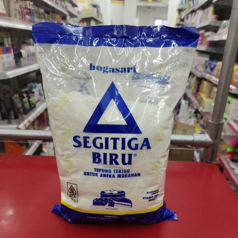 

Tepung terigu segitiga biru ekonomi 1 kg