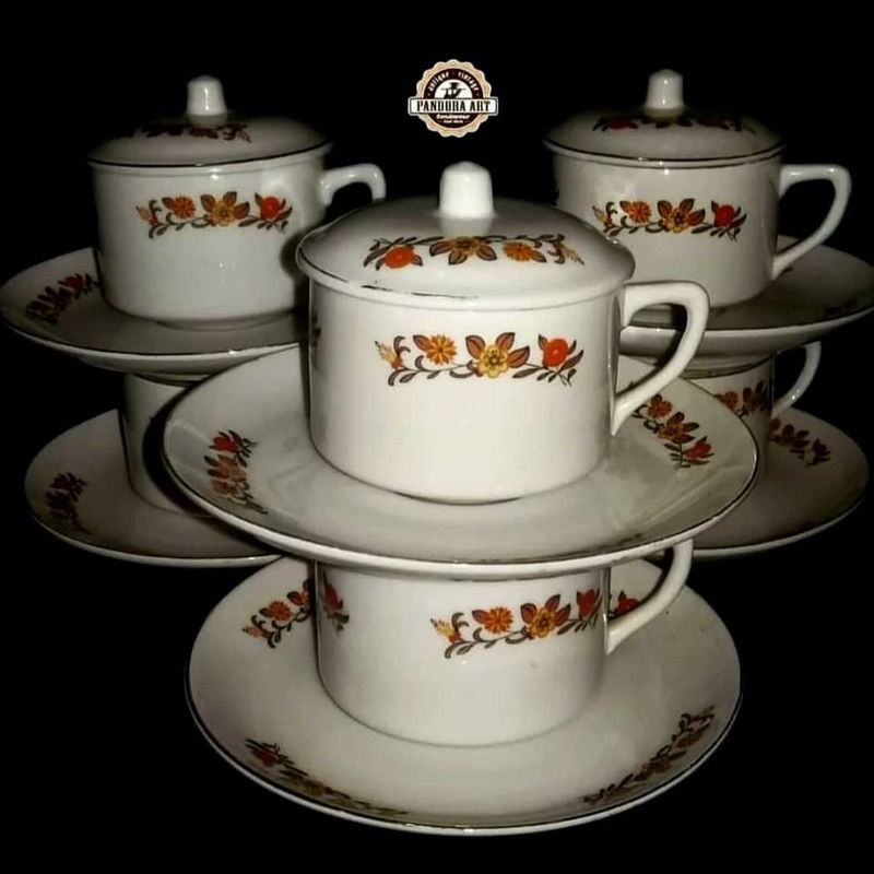 Cangkir kopi lawas  motif bunga