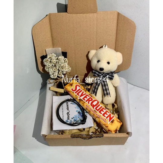 

TIPE ASH26 KADO GIFTBOX MINI Hampers Ulang Tahun AnniversaryWisuda dll