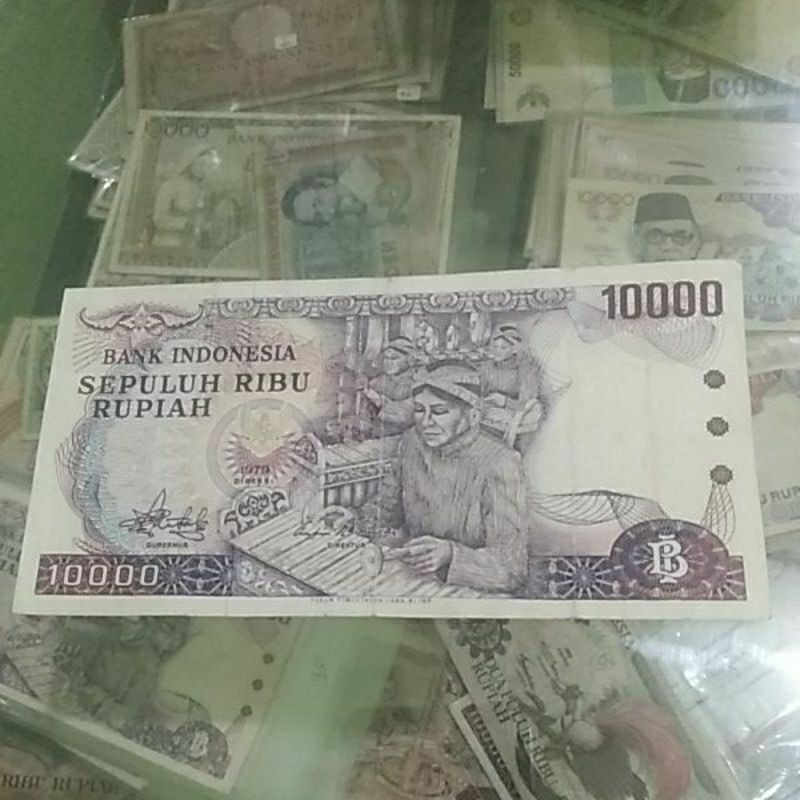 uang kuno 10000 gamelan 1979 asli.1