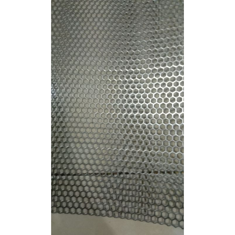 ram grill 58x60 lubang motif segi6