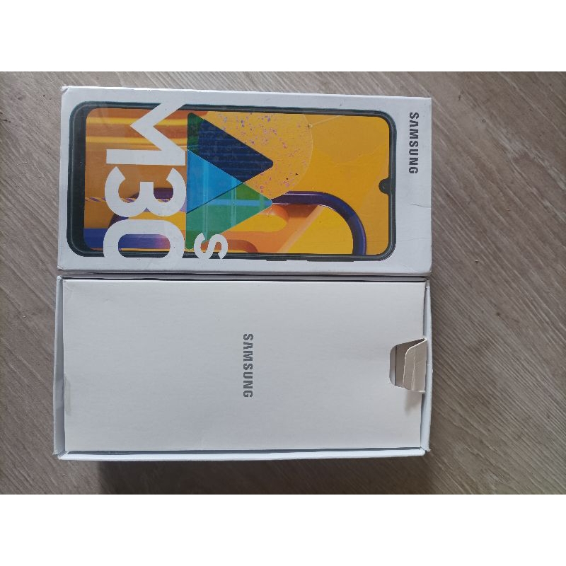 

dus box bekas Samsung galaxy m30s