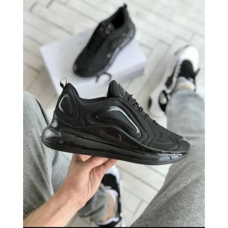 SEPATU NIKE AIR MAX 720 TRIPLE BLACK
