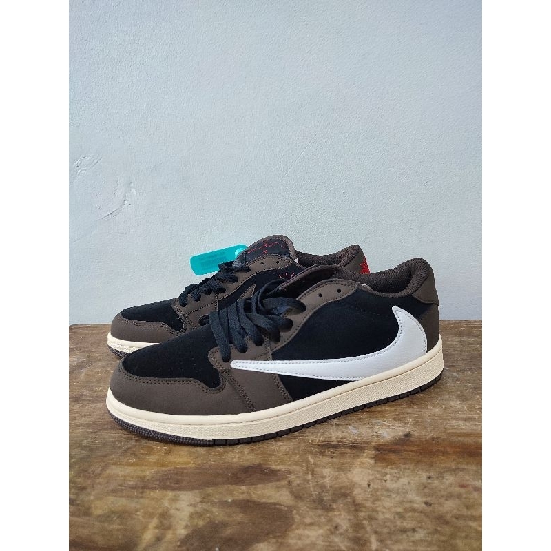 Nike Jordan Travis scott