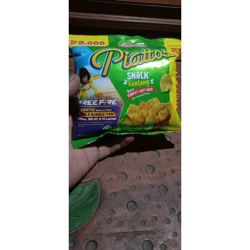 

Snack PIATTOS RASA KENTANG RUMPUT LAUT NORI 1RENCENG ISI 10PCS BERHADIAH