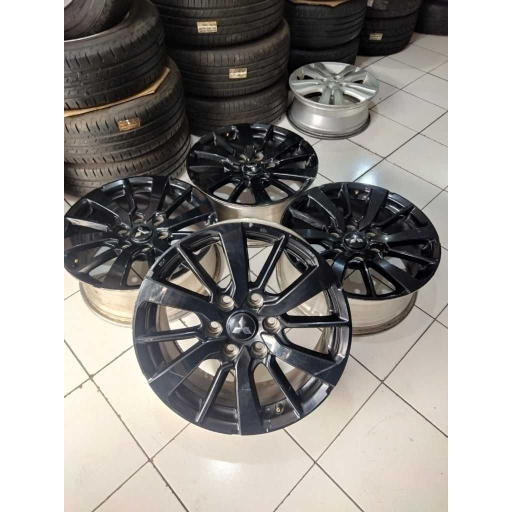 velg mobil bekas STD PAJERO ring 18 pcd 6x139 untuk triton
