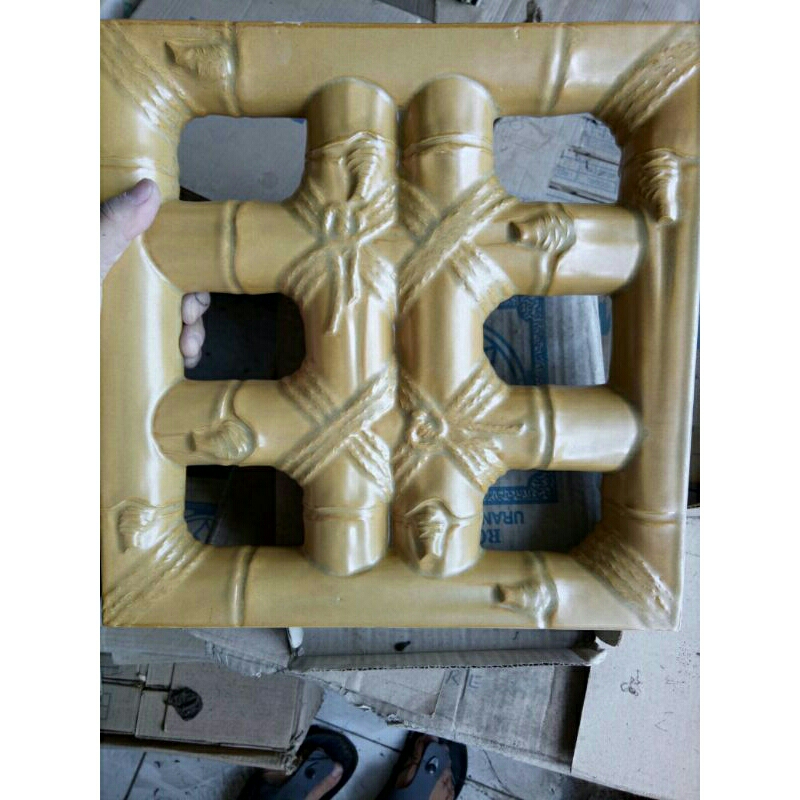 Roster Keramik Trisensa  30x30 cm