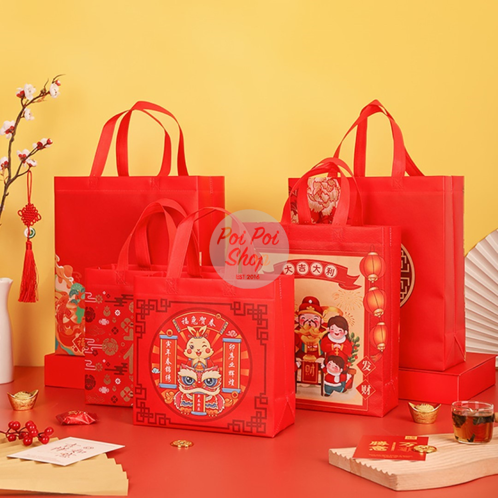 

Tas Kantong Imlek 2024 CNY Hampers Parcel Bahan PVC Tas Goodie Bag Paper Bag Shopping Bag Dekorasi Imlek Harga Grosir Murah