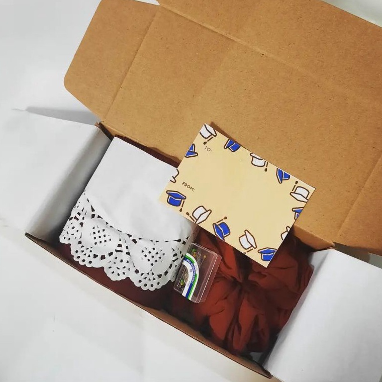 

DISKON HAMPERS HIJAB gift box TERMURAH BELLA SQUARE HIJAB SCRUANCHIEsouvenir tahlilan pengajiansouvenir siraman HAMPERS LEBARAN