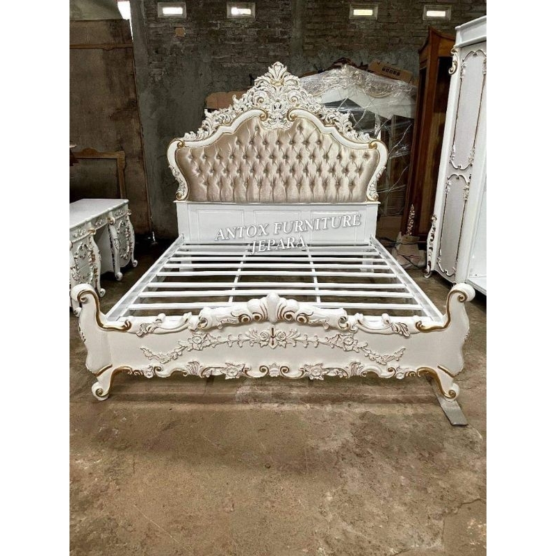 dipan tempat tidur ukiran mewah meubel Jepara