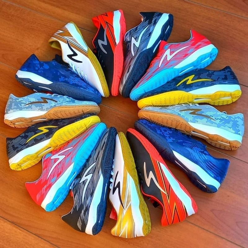 SPECS ACCELERATOR LIGHTSPEED 20 IN WHITE GOLD/TRIPLE BLACK