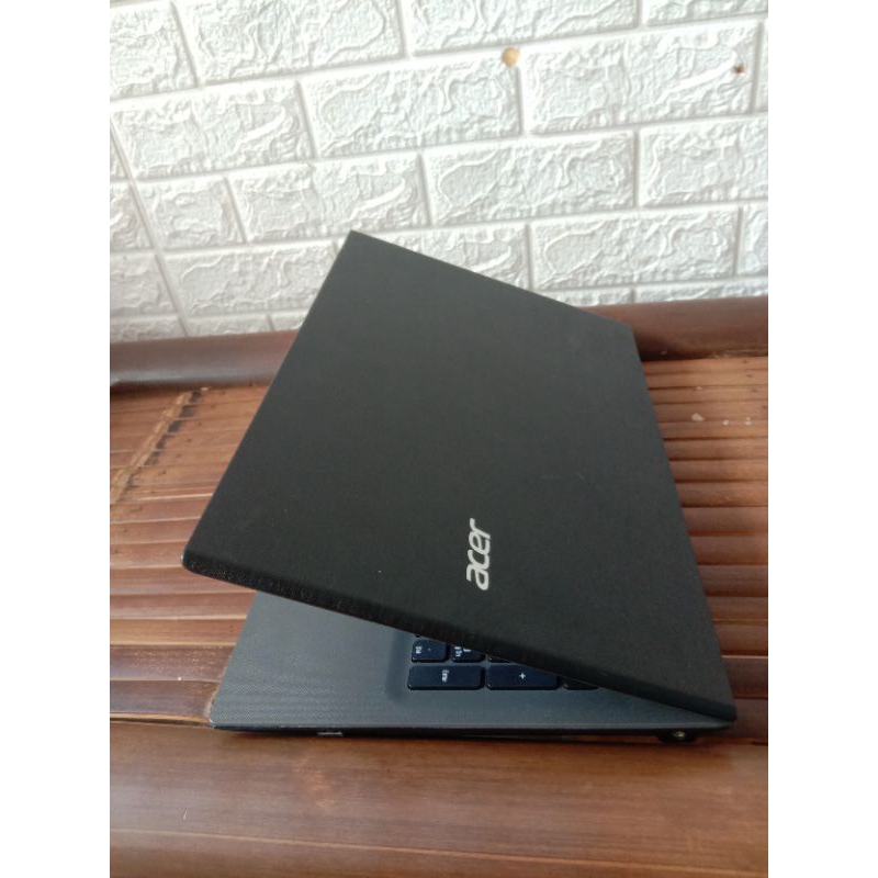 laptop games Acer aspire E5-552G double grafis layar 15.6