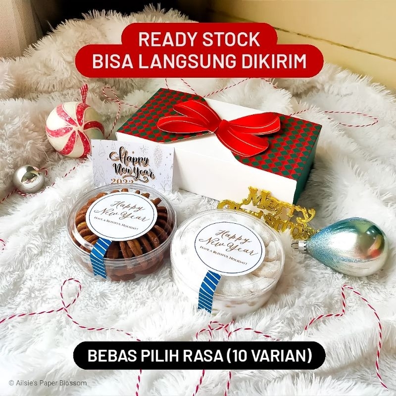 

(READY BISA INSTANT) Hampers Tahun Baru & Natal - FREE CARD & PAPERBAG | Christmas & New Year Hampers - Parsel Natal Kue Kering Bisa Pilih Isi Sagu Keju, Putri Salju, Lidah Kucing, Coklat Chip, Coklat Mede dll