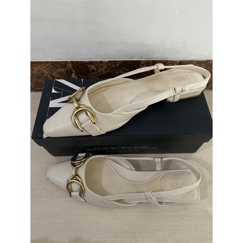 Preloved Flatshoes Zara