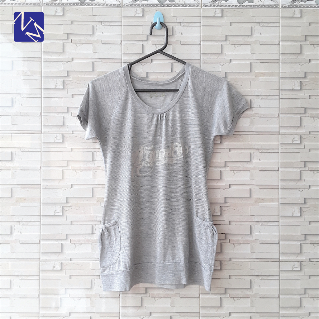 KAOS T-SHIRT SECOND SKIN FAMOUS GREY