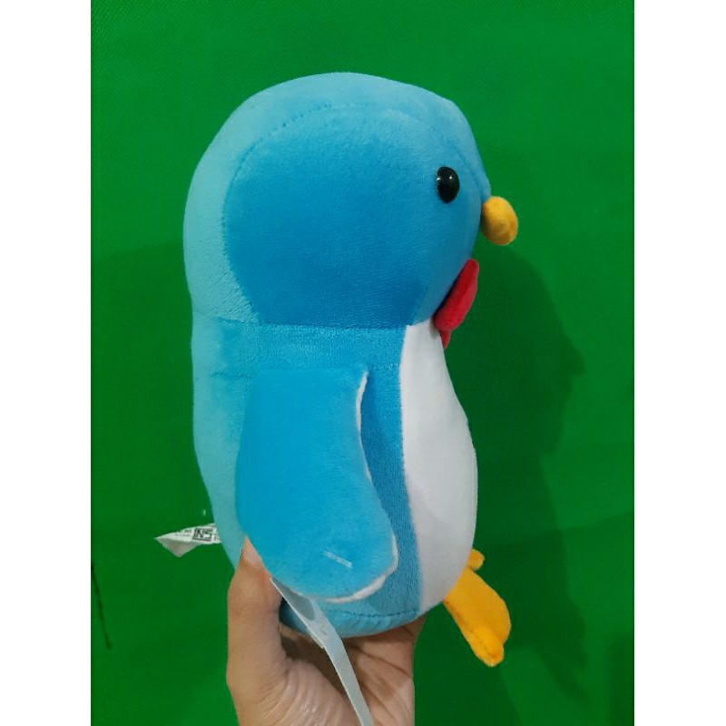 boneka pingu biru