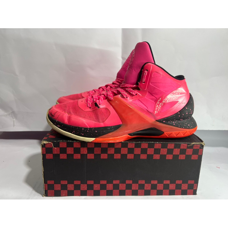 sepatu basket lining size 44