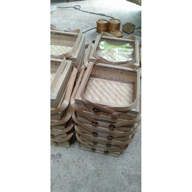 

keranjang bambu tutup mika 25x25cm