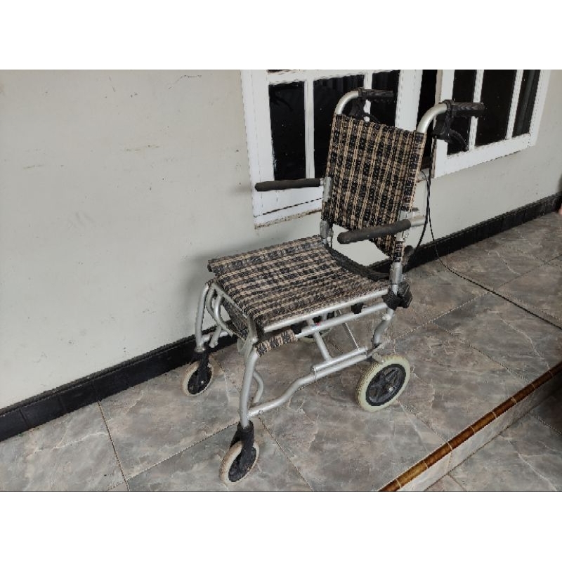 Kursi Roda Traveling Alumunium Bekas Masih Bagus